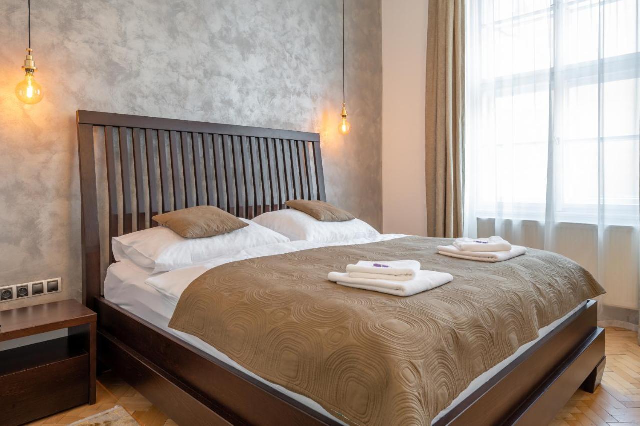 Premium Wenceslas Square Apartments براغ المظهر الخارجي الصورة